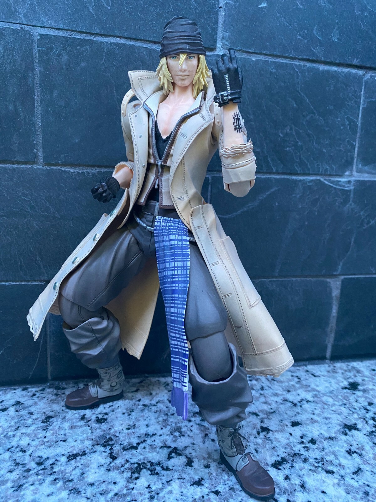 ファイナルファンタジーXIIIスノウ・ドゥビリエはプレイアーツ改20cmのアクションフィギュアを再生  Final Fantasy XIII  Villiers Play Art ファイナルファンタジーXIIIスノウ・ドゥビリエはプレイアーツ改