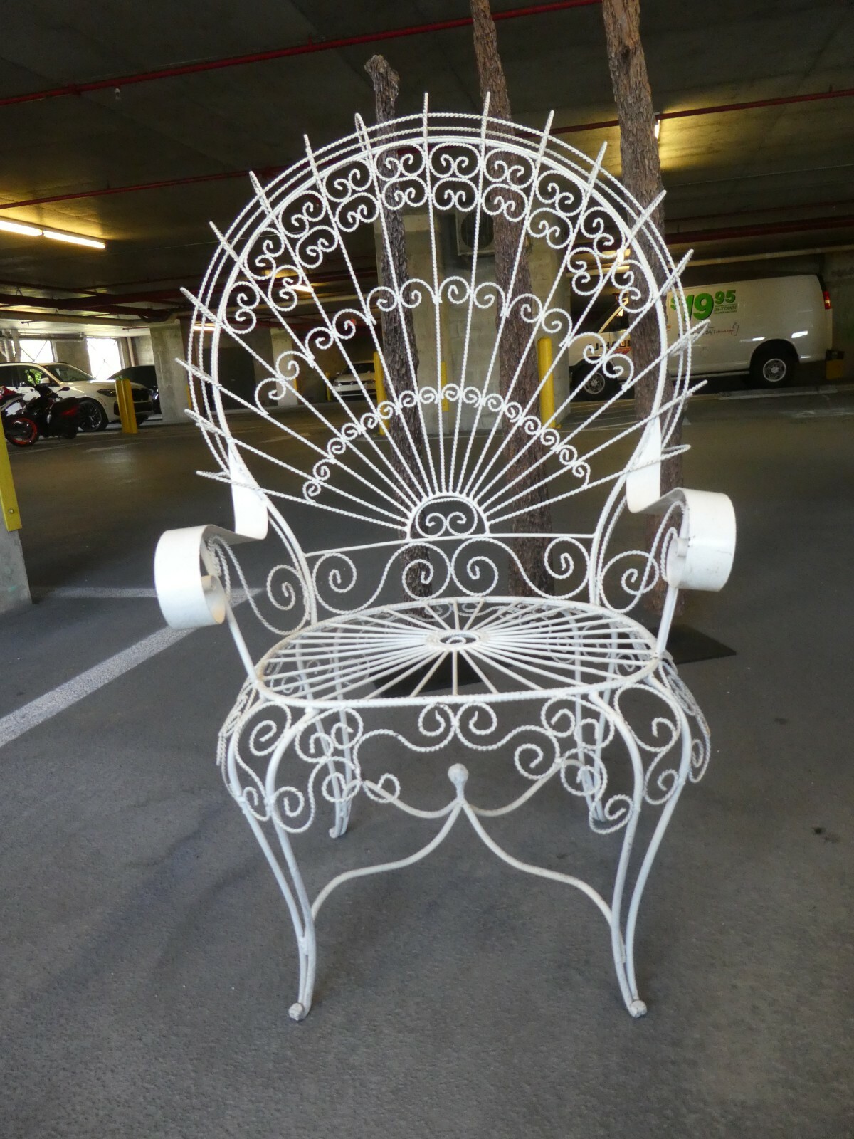 VINTAGE WROUGHT IRON TWISTED WIRE PEACOCK CHAIR