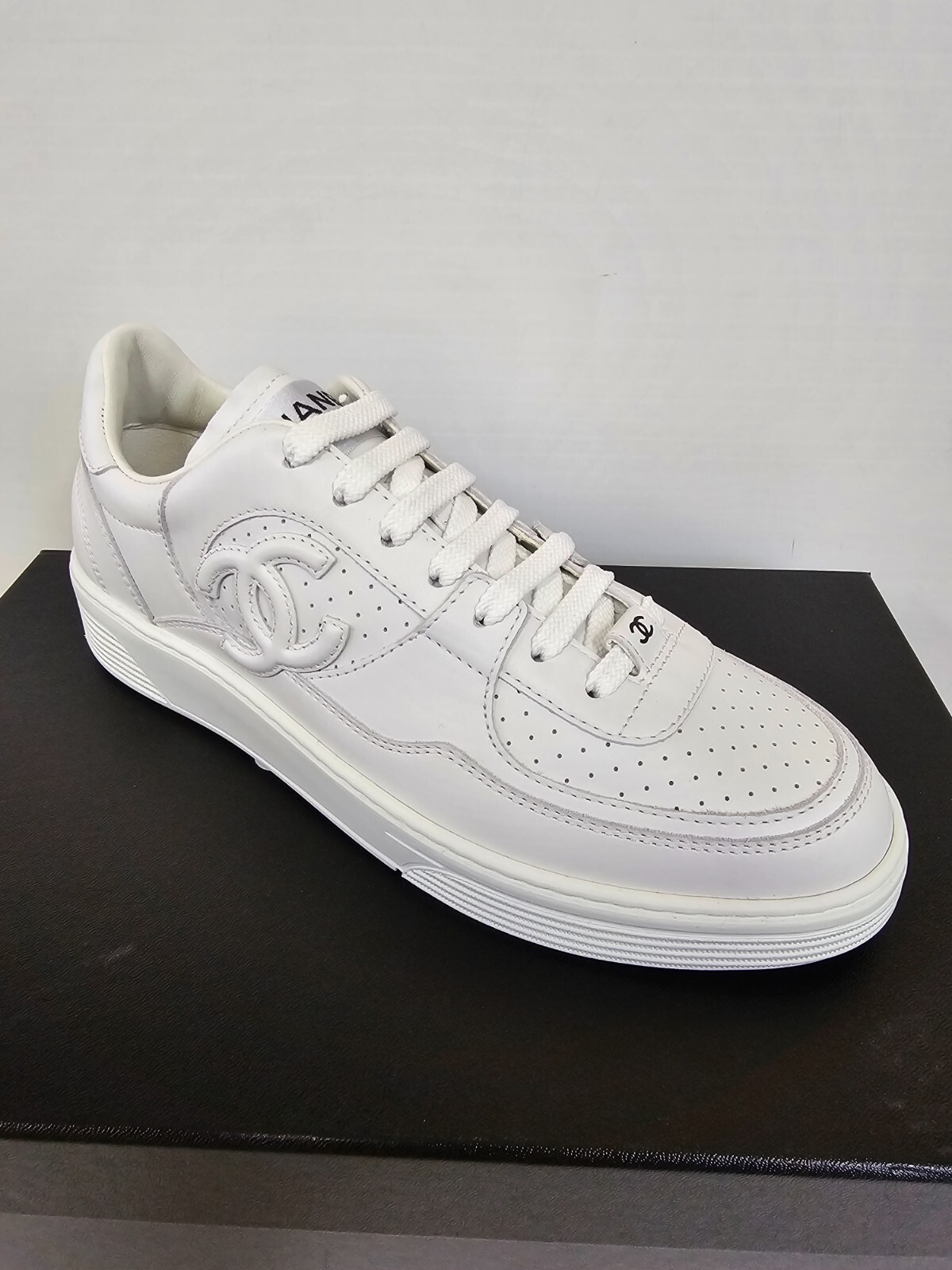 chanel runners men white