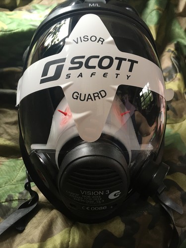 Scott Safety Vision 3 LQF Panoramic Gas Mask Respirator Size