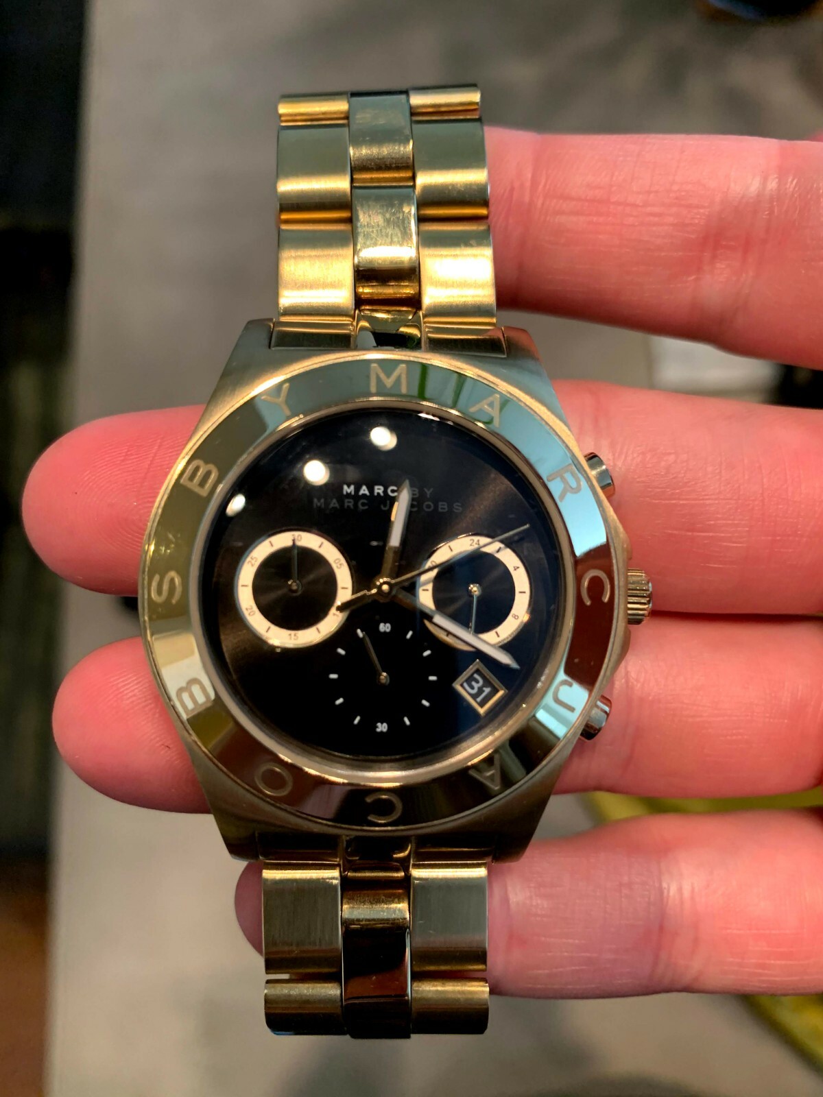 MARC JACOBS ゴールド 長方形ケース 腕時計 MARC JACOBS ゴールド 長方形ケース 腕時計