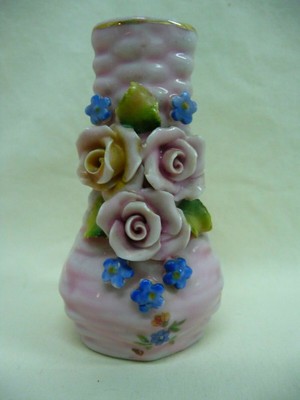 Vintage Pink Basket Weave Ceramic Bud Vase With Attached Flowers 3.5