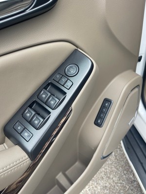 image 17 of interior