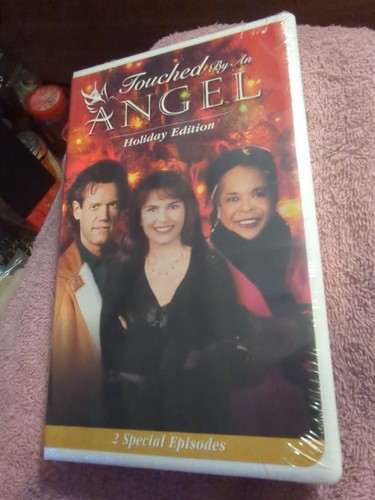 その他 Touched By an Angel: A Christmas Miracle [VHS] [Import] Amazon.com: Touched by an Angel: a Christmas Miracle [VHS