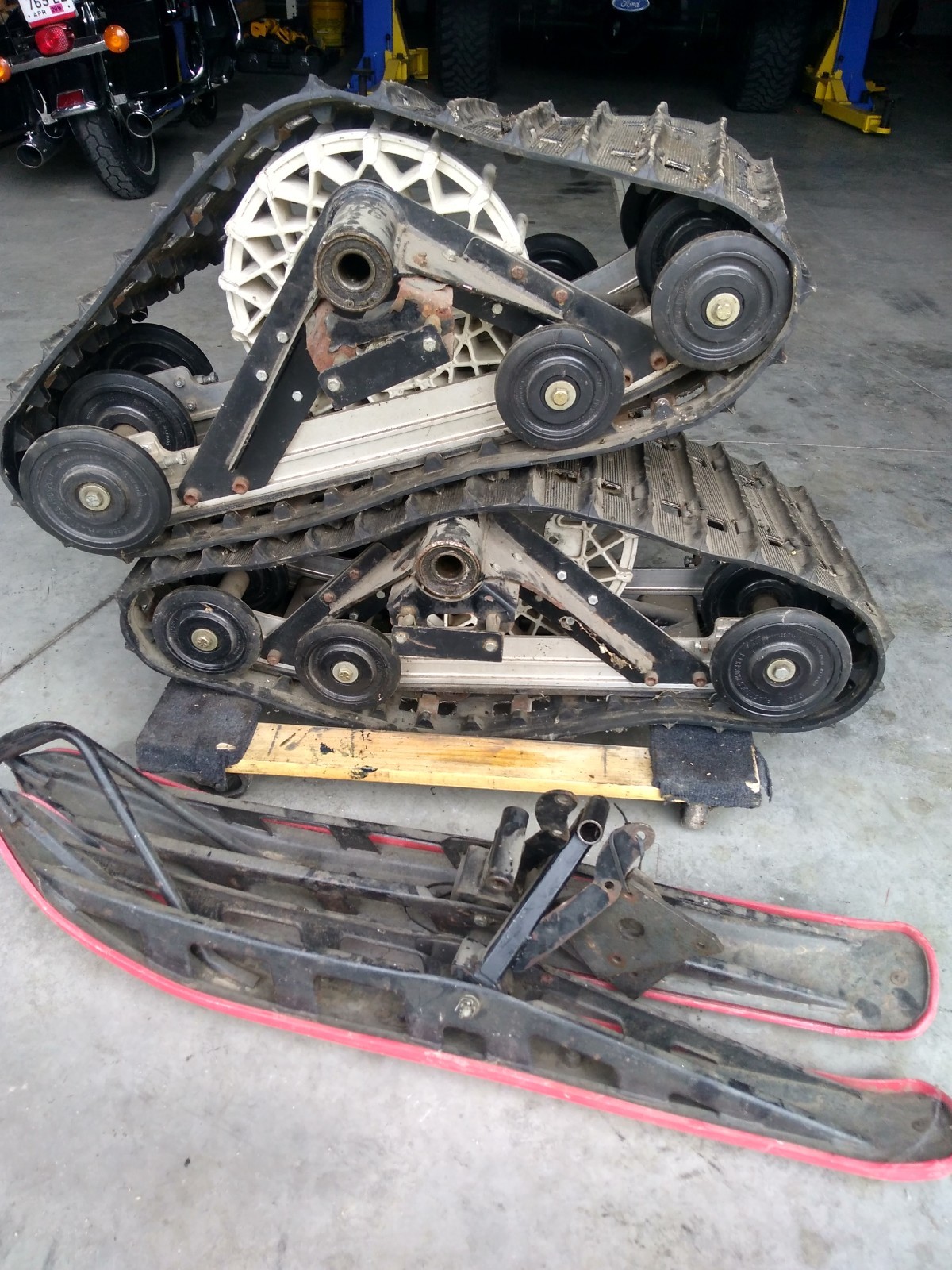 Yamaha Banshee snow tracks
