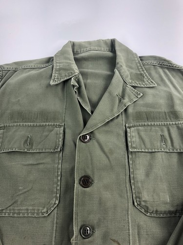 Vintage Vietnam Era US ARMY Long Sleeve Button Up Army Jacket Shirt A28