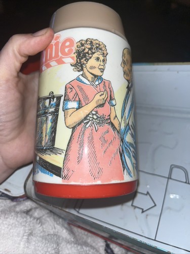 Vintage 1981 ANNIE Metal Lunch Box With Thermos Aladdin Brand