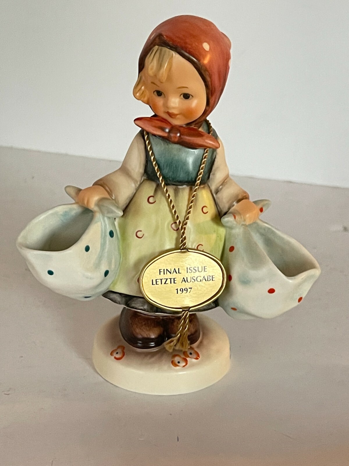 Vintage Hummel Figurine Mother's Darling #175 5.5