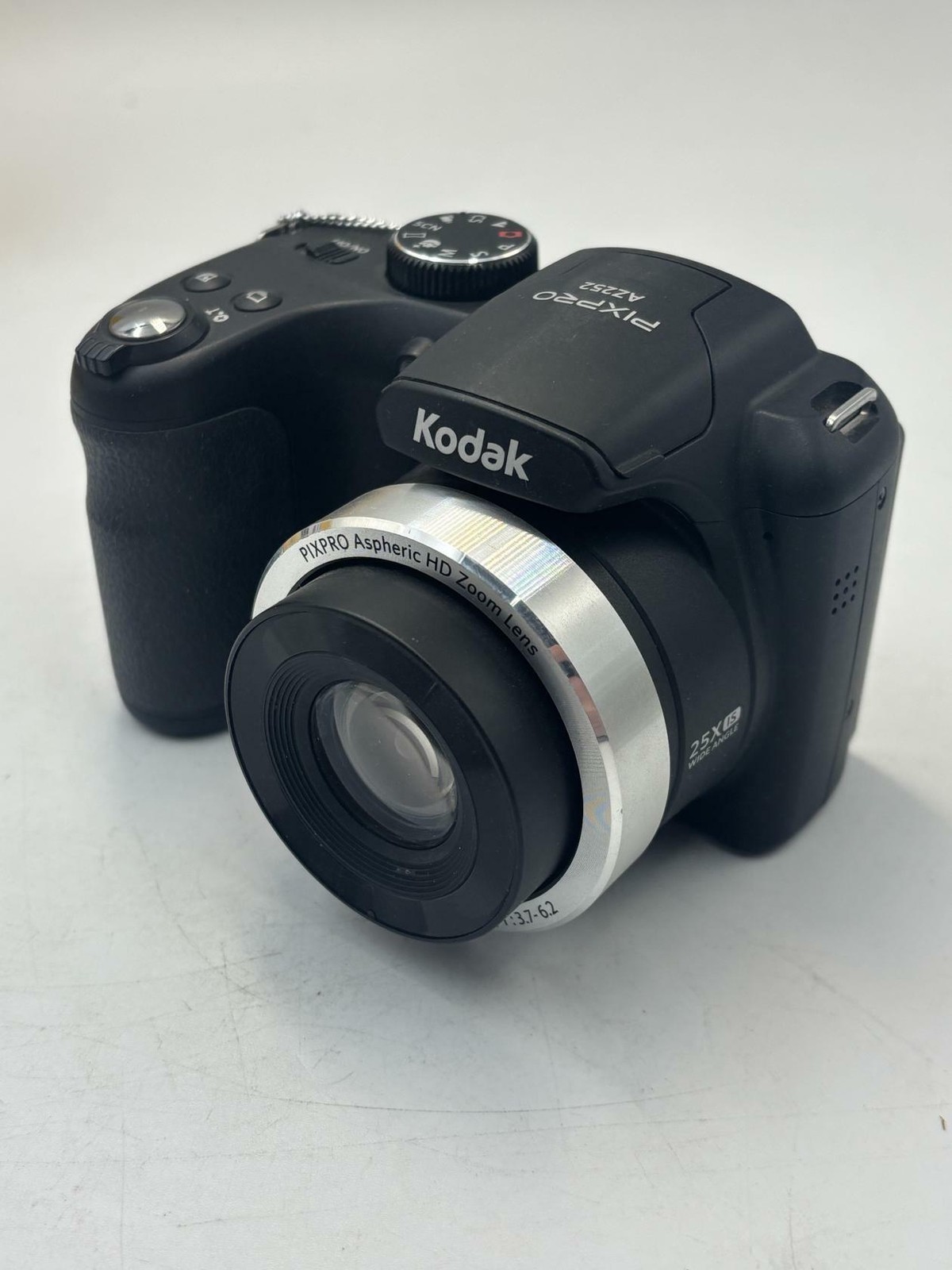 Kodak AZ252 Astro Zoom Bridge Camera - Black (READ)*