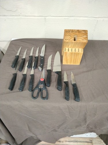 Set With Wooden Block 12 Knives + Scissor 1 Knife Oddball