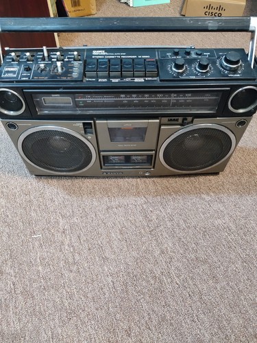Vintage SANYO M 9990 Boombox AM/FM Radio cassette player -for parts or repair