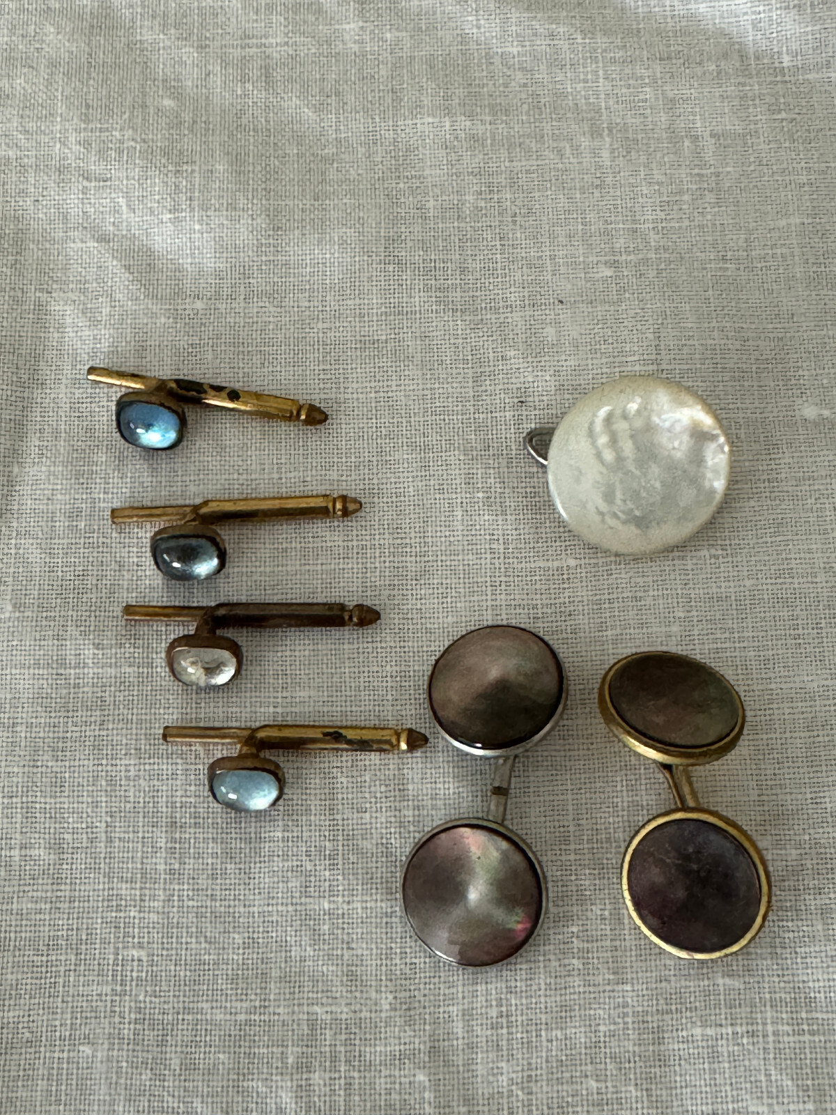 ノットアンティークス Knot antiques SIDO ROUNDTABLE Modern Ornate Stud Buttons - Set of 3 in a Reusable Tin