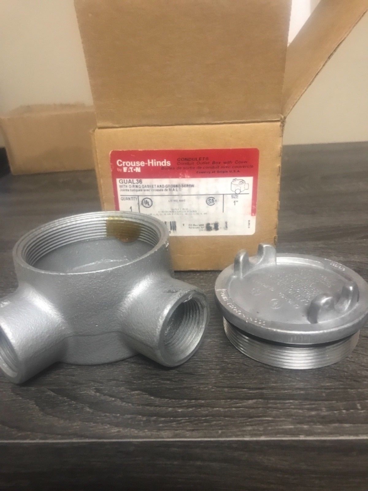 Eaton GUAL36 conduit outlet box with cover