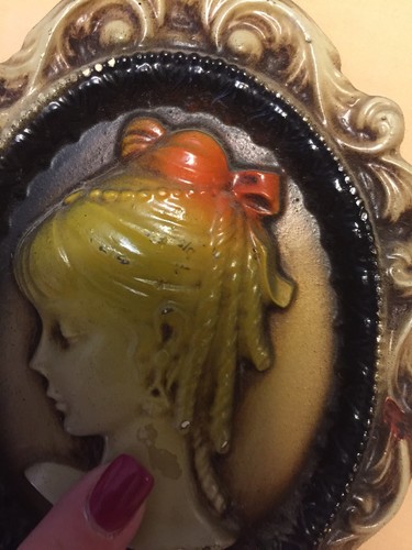 Vintage Chalkware Victorian Oval-Little*Girls-Cameo Wall Plaques Decoration-rare