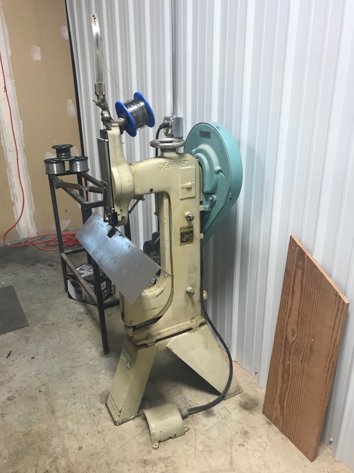 Bostitch 7AW Wire Stitcher TESTED AND WORKING