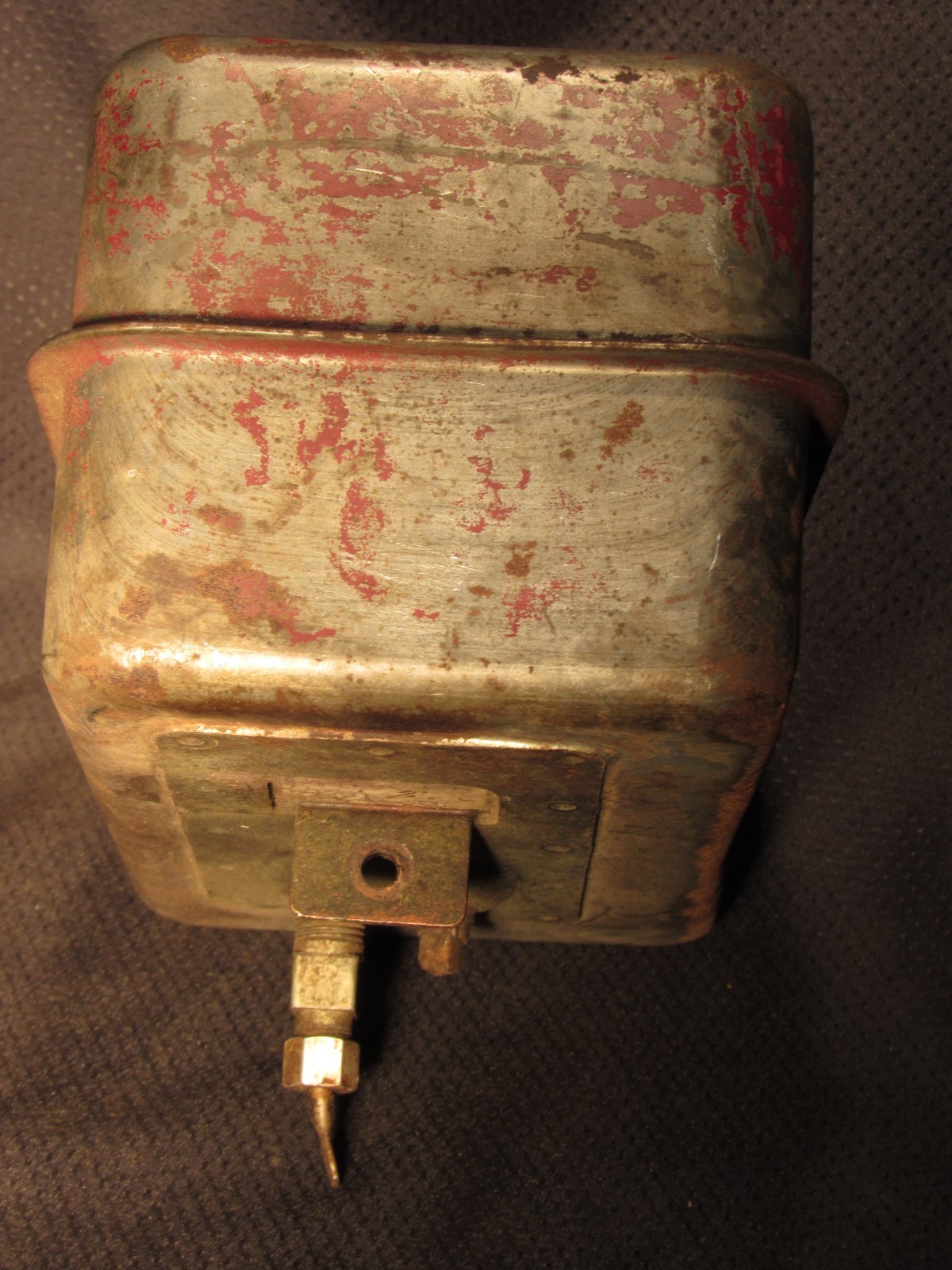 Vintage Brigggs & Stratton 8B Gas Tank