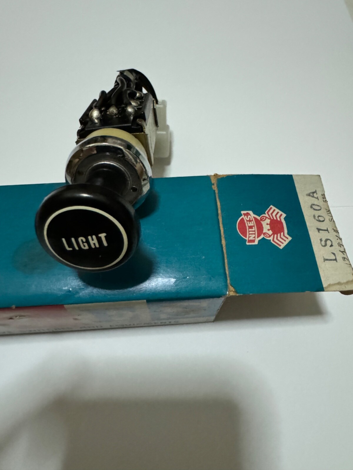 ぽん DATSUN Bluebird 510 Head Light Switch Genuine Part NOS JAPAN
