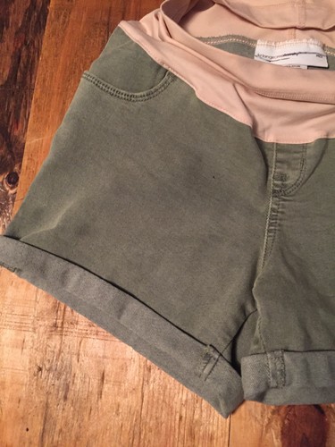 Liz Lange Women’s Maternity Shorts MIDI  Size Xs NWOT