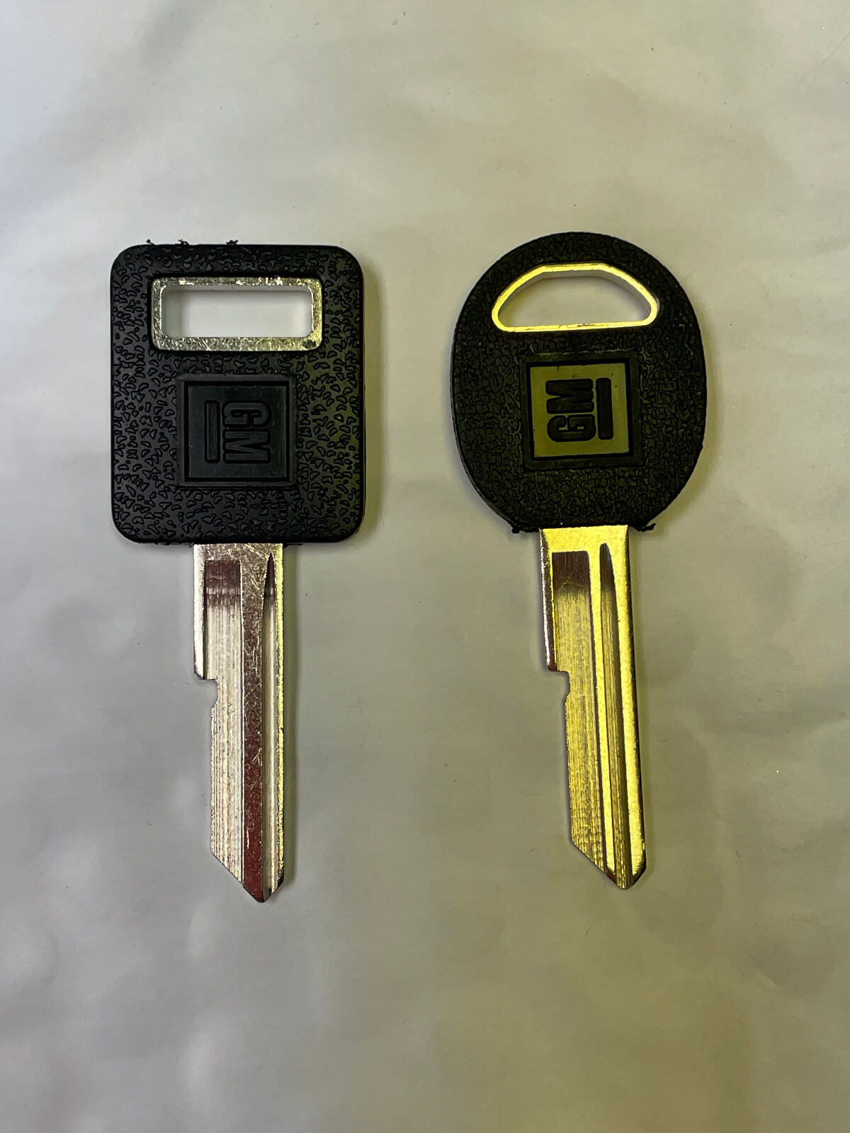 Original GM Logo Key Blank Set, A & B Keyways with Plastic Heads, OEM