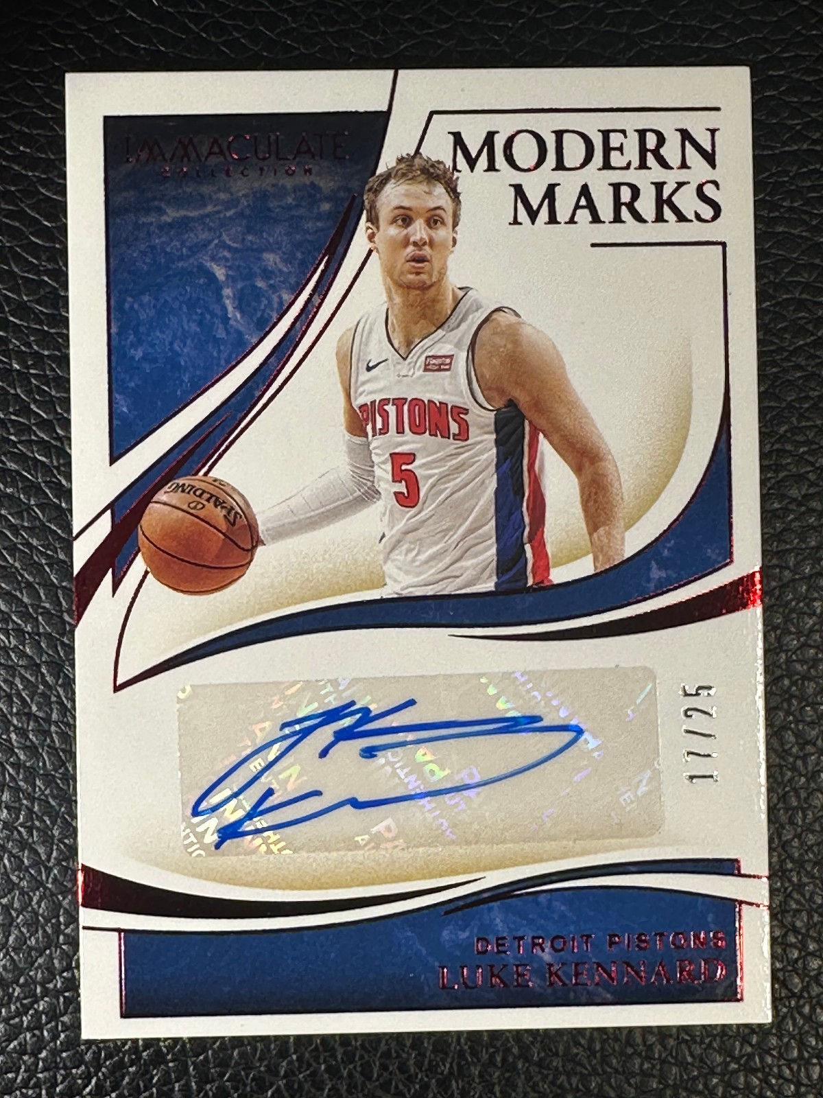 2019 Panini Immaculate Collection Modern Marks Red Luke Kennard 17/25 Auto