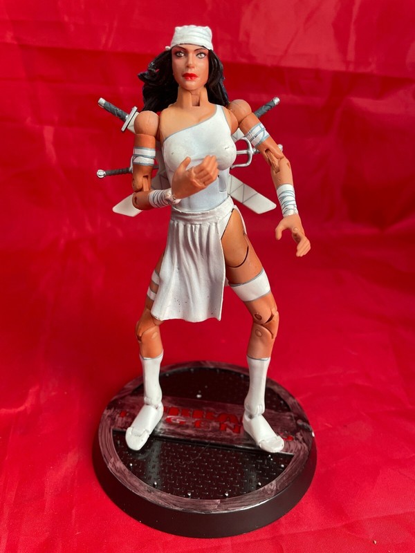 ✿ ELEKTRA MINI-BUST WHITE COSTUME Marvel Comics: Bowen Mini-Bust - ELEKTRA WHITE COSTUME - 164