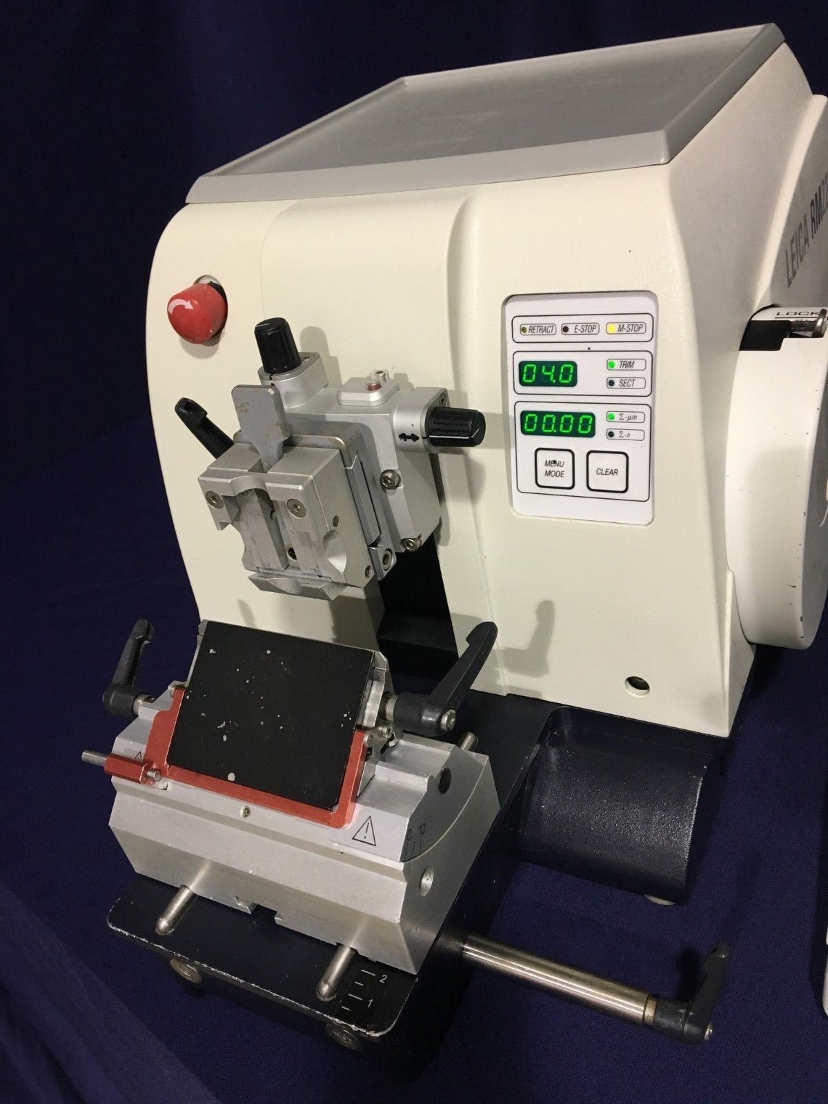 Leica RM2255 Microtome