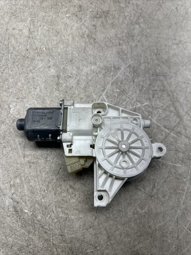 Mercedes C Class W204 Window Motor Left Side Front A2048200142 07-13