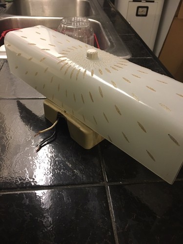 VINTAGE MID CENTURY BATHROOM VANITY GLASS LIGHT BAR FIXTURE, FLORAL, 14in DAISY