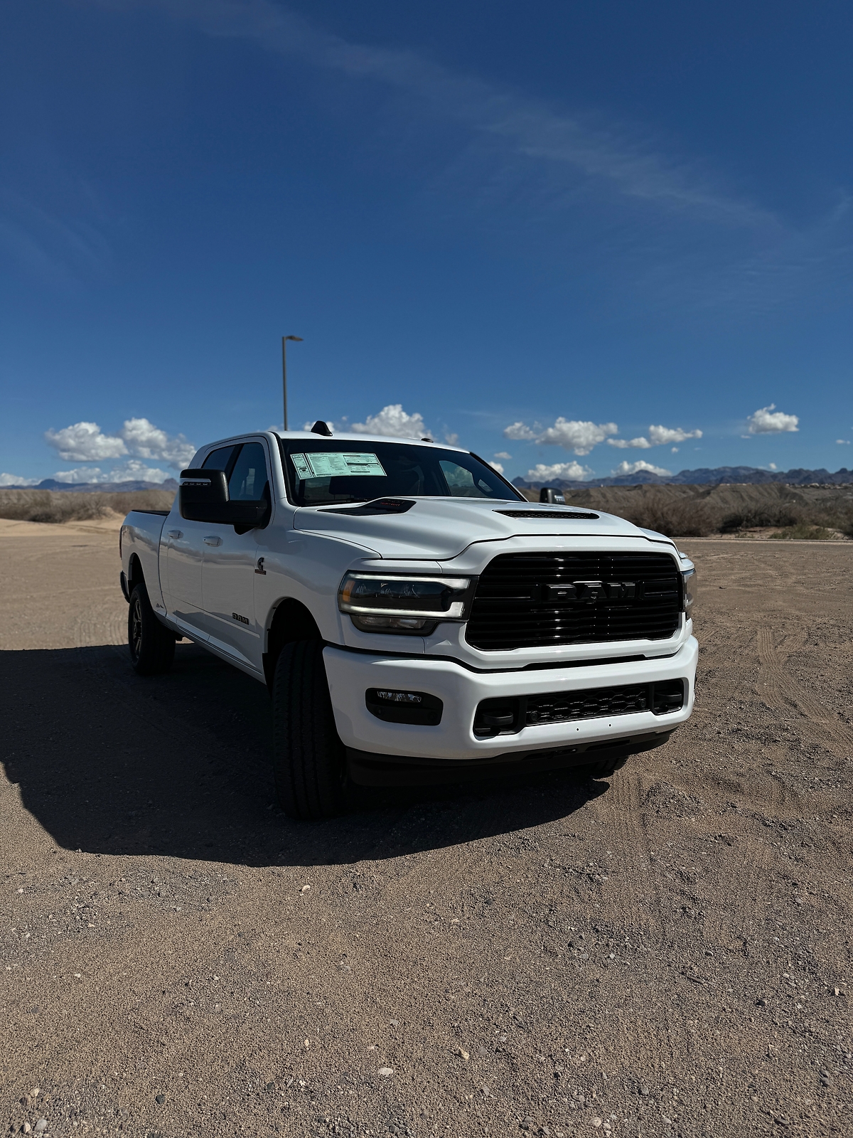 2024 Ram 2500 LARAMIE MEGA CAB 4X4 6'4 BOX