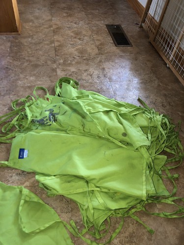 KNG KIDS SMALL LIME GREEN APRON. LOT OF 26 Used.