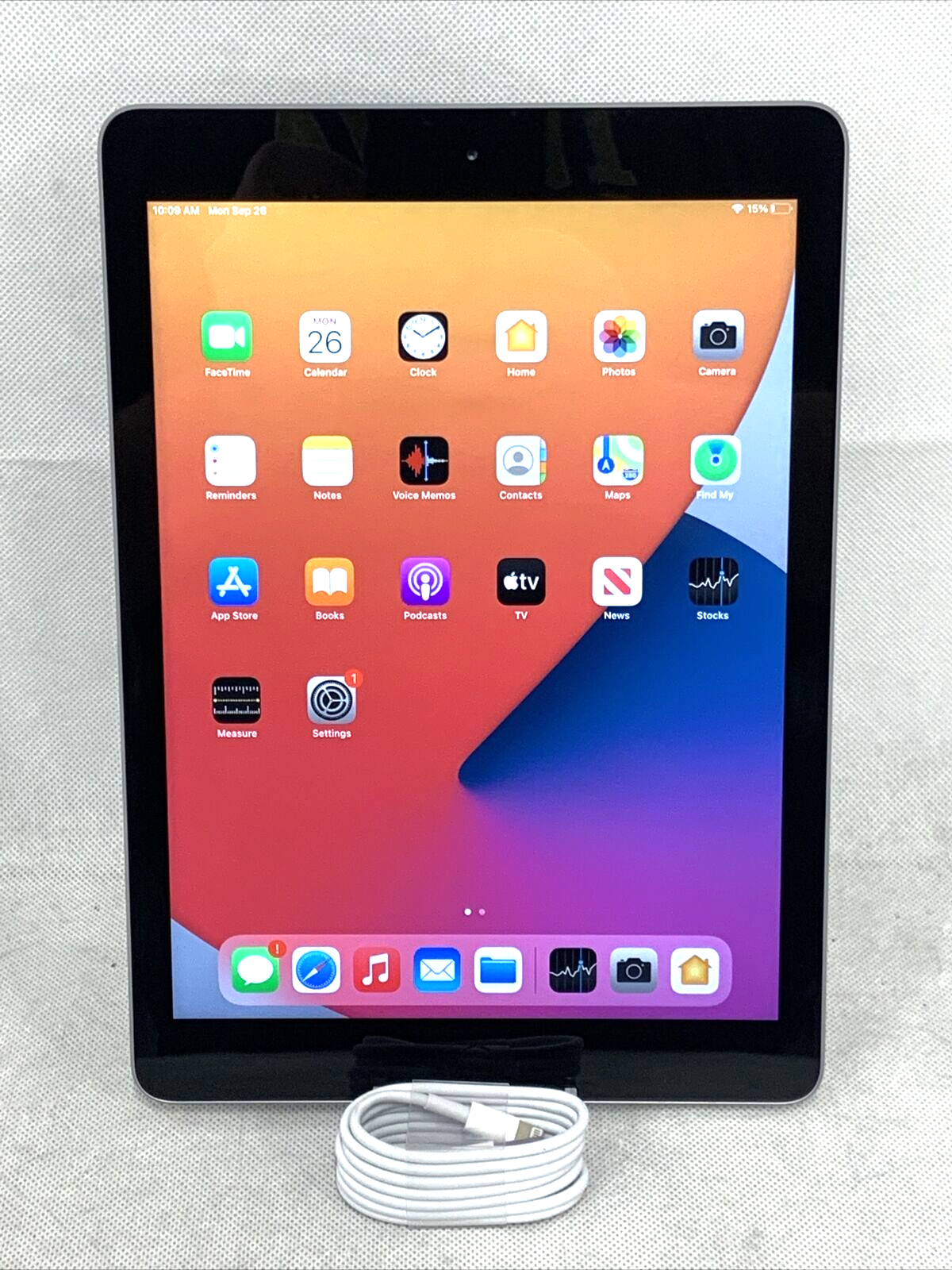 Apple iPad 5th Gen. 32GB, Wi-Fi, 9.7 Apple iPad 5th Gen. 32GB, Wi-Fi, 9.7