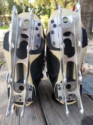 Mission PROTO V Hockey 5.3 Roller Hockey Kids Size 2 D Skates Only Exc. Cond.