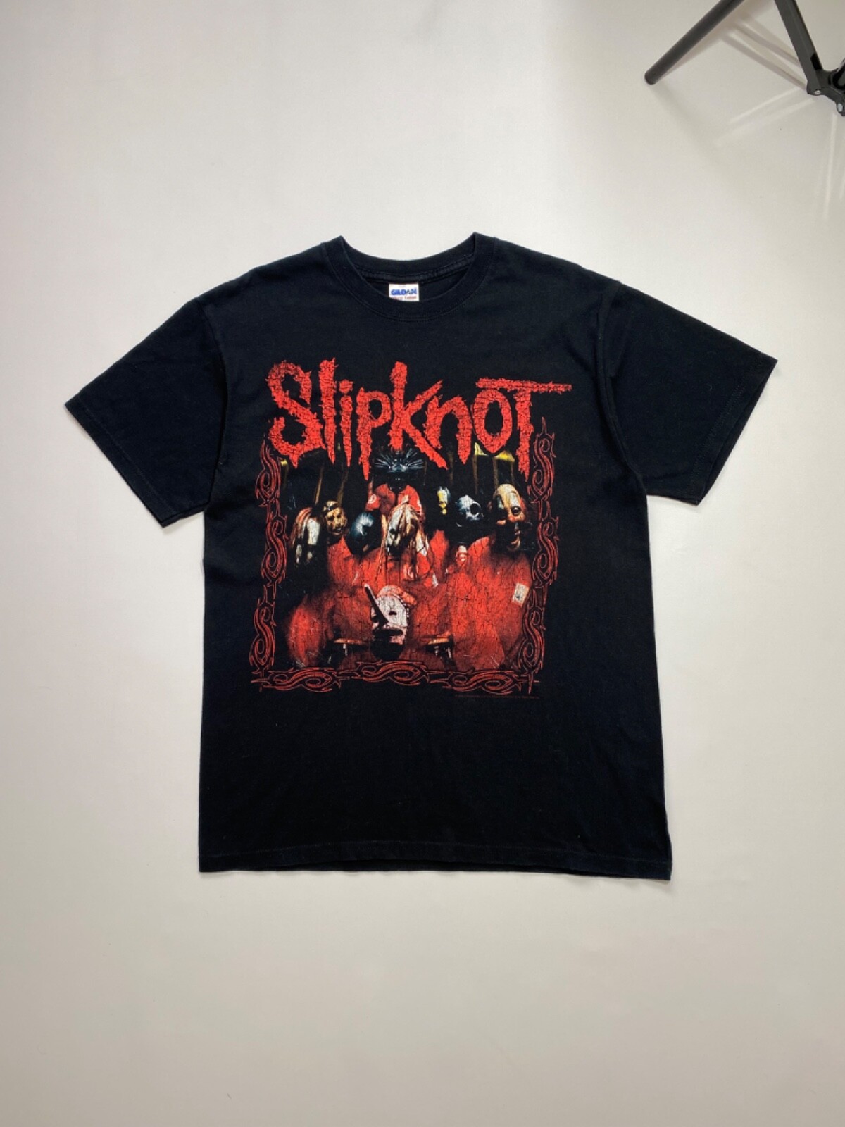 Slipknot merch Gildan Heavy Red Frame Band Mask Image Black