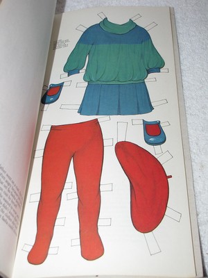 SASHA ON A VISIT  PAPER DOLL BOOK 1985 FIRST EDITION 10,000 COPIES