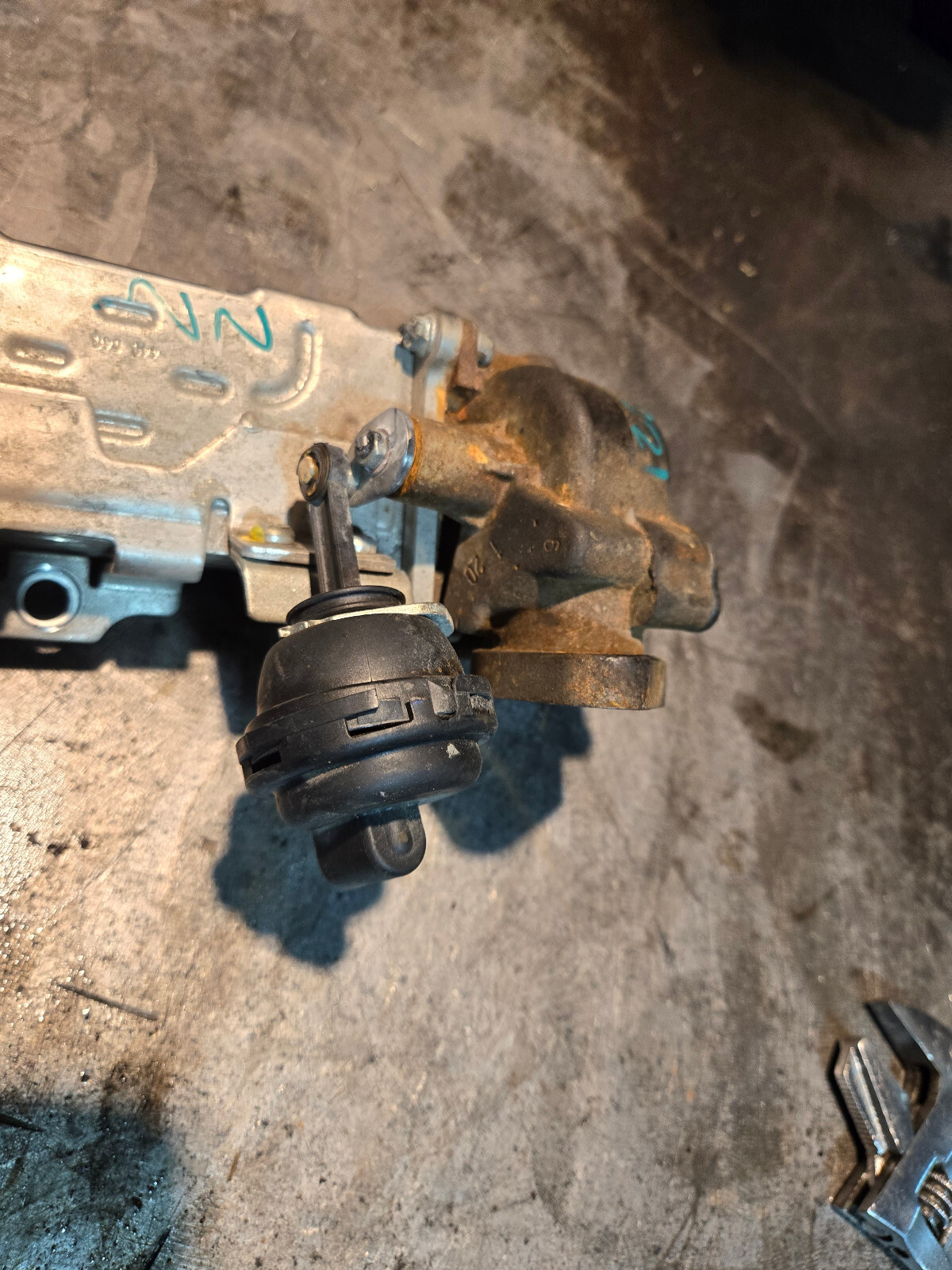 68445601AA 68211310AAA  3.0L ECODIESEL USED EGR COOLER - Picture 5 of 7