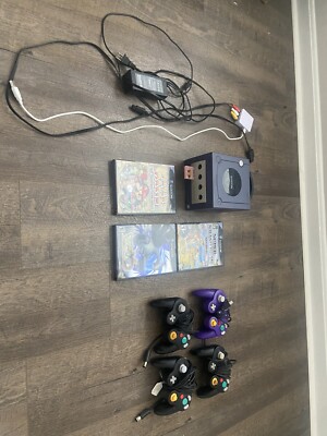 NINTENDO GAMECUBE CONSOLE BUNDLE LOT - 3 GAMES/HDMI CONVERTER - TESTED/WORKING