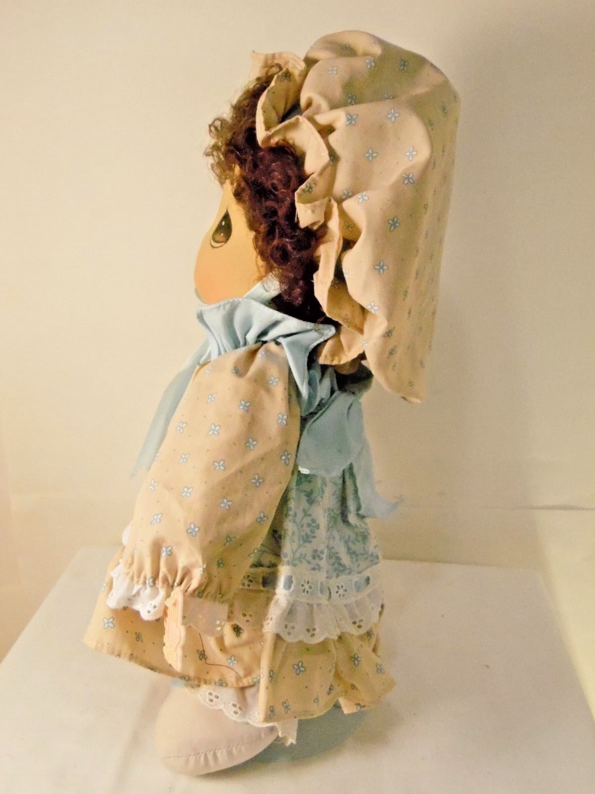 Precious moments doll vintage 1985 HEDI Applause brand 13 inches tall       XU2