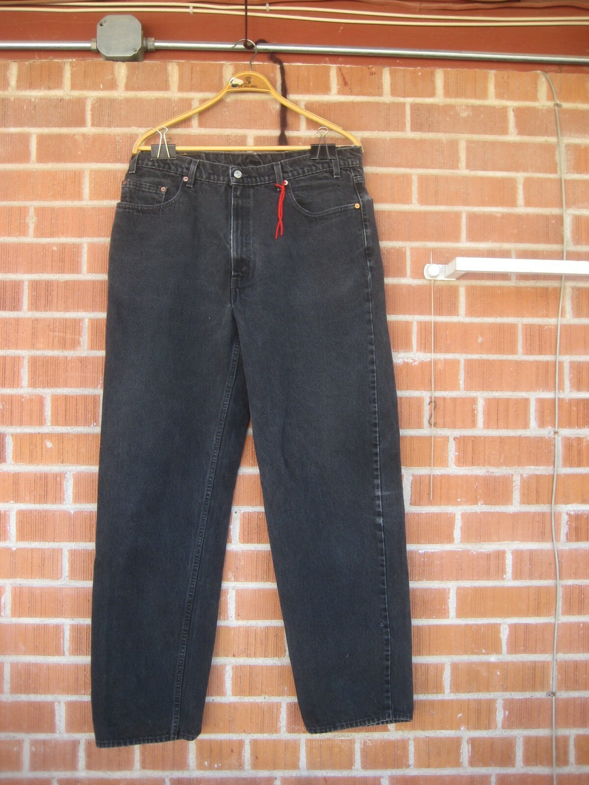 VINTAGE Black Levi's 550 MADE USA TAG 38 X 30 (MEASURES 37 X