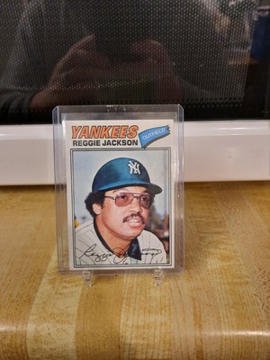 REGGIE JACKSON TOPPS 1977 # 10 ONE OF THE BEST POWER HITTERS IN HIS ERA