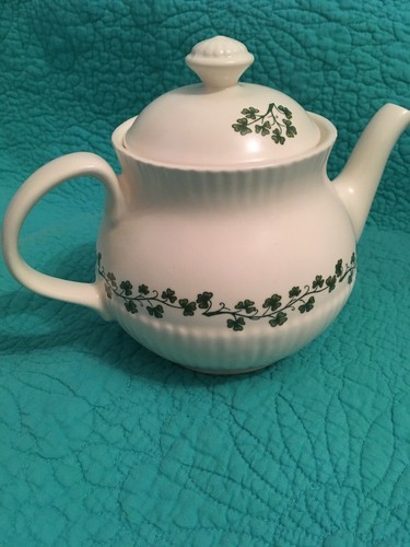 Vintage New Wicklow Vale Ceramics Irish Claddagh/Shamrock 6 Cup Teapot