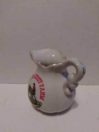 Rare Vintage KNOTT'S BERRY FARM Coffee Creamer Syrup Pitcher Gold Trim Fragile