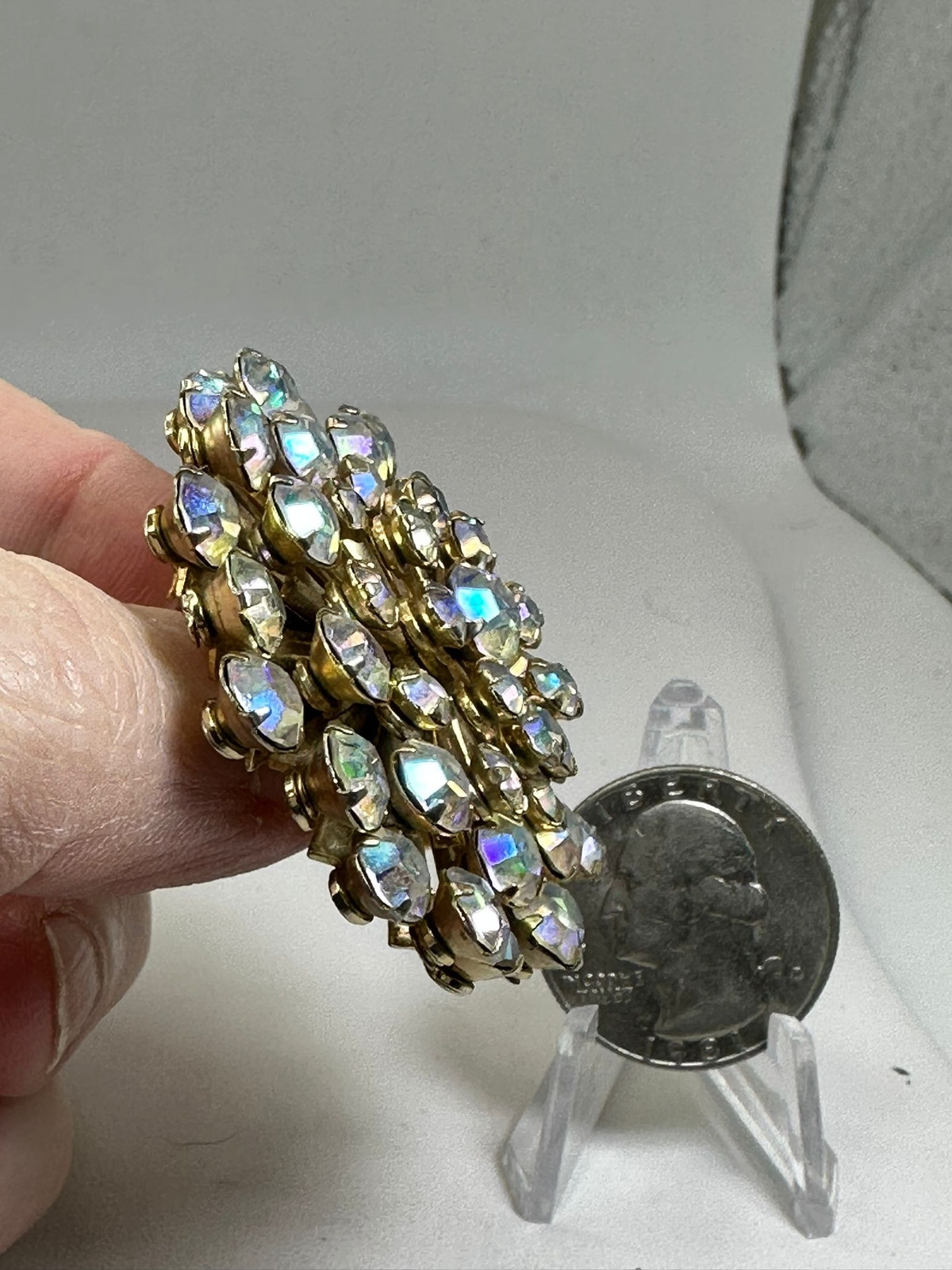 Flower Layered Aurora Rhinestones 1930s Vintage Gold Brooch