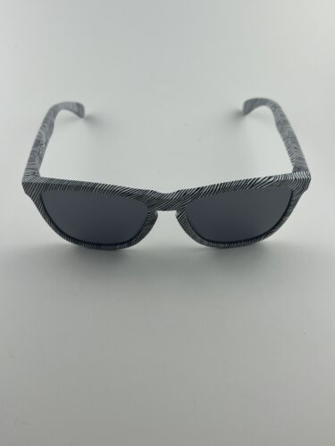 Oakley Frogskins Fingerprint White Black Iridium OO9013-52 Supreme RARE