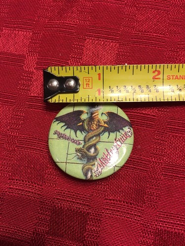 MOTLEY CRUE DR FEELGOOD green Rock Band Lapel Pin Button Pinback