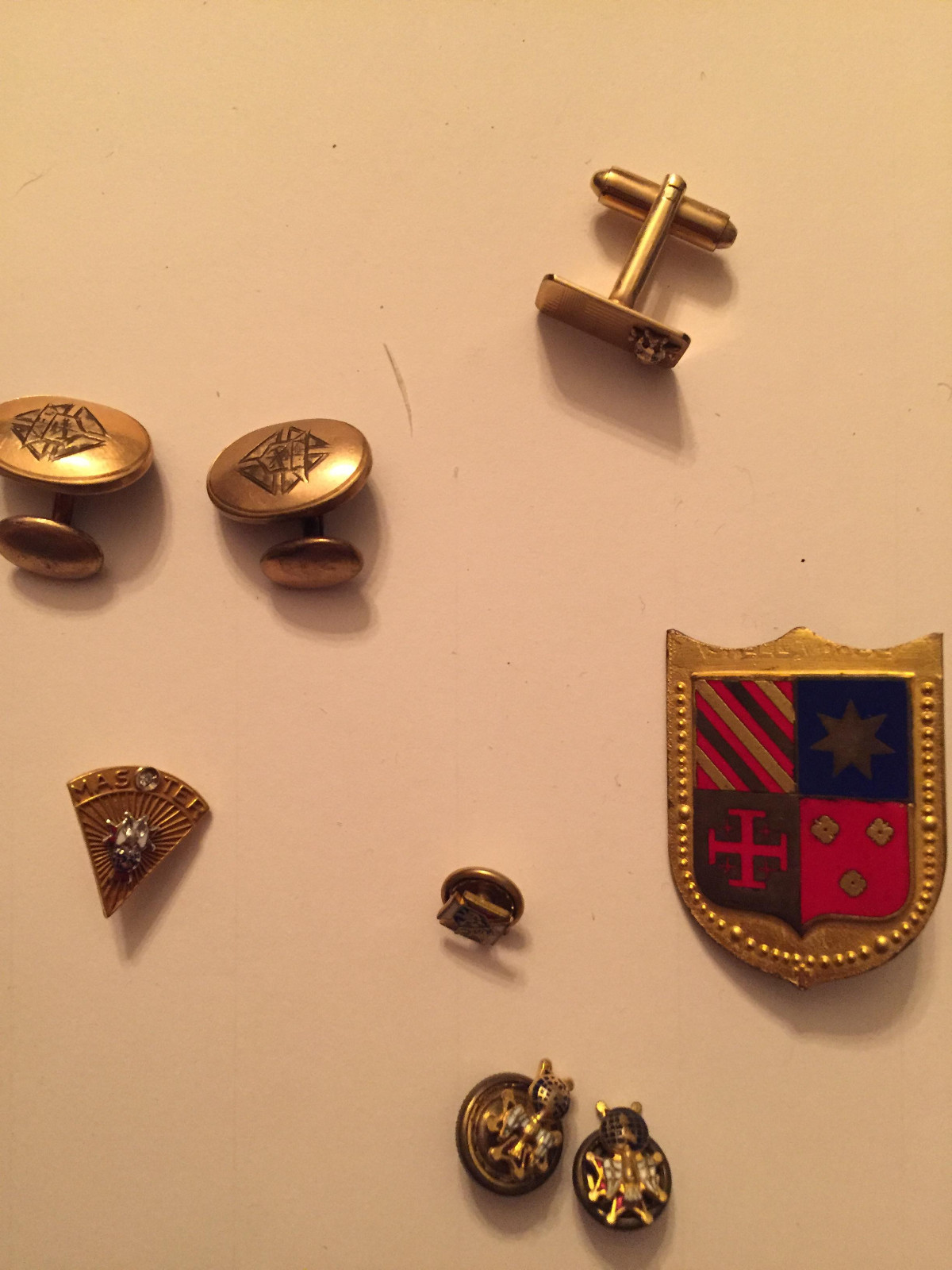 KNIGHTS OF COLUMBUS -- Vintage Lot - Cuff, Pins *** MUST SEE *** Gold