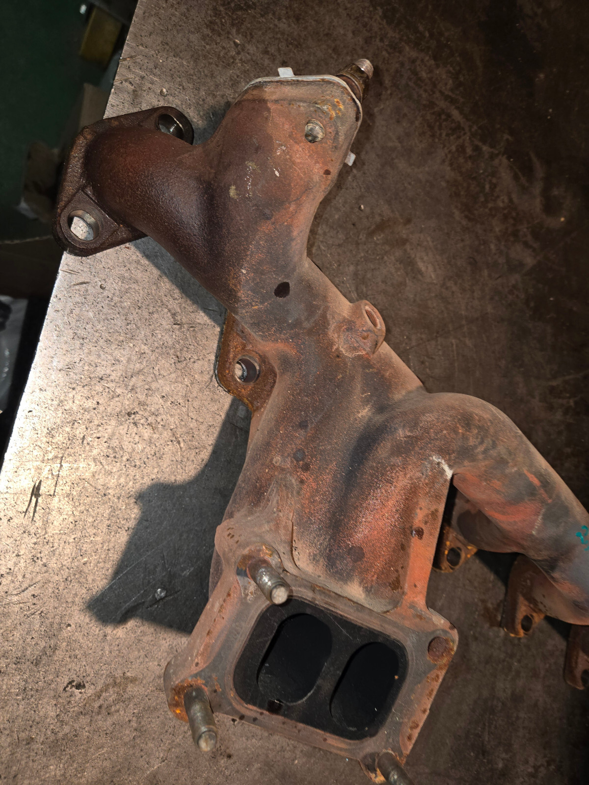 5441580 CUMMINS 6.7L EXHAUST MANIFOLD 2020 RAM 5500 68444859AA - Picture 2 of 10