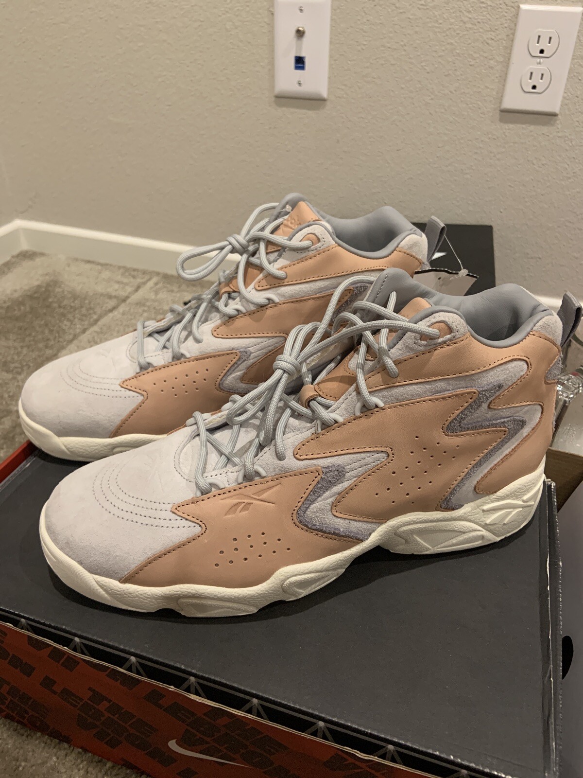 NEW* Reebok Mobius OG MU (Men's Size 11.5) Basketball Sneaker Shoes Gray  Peach: купить с доставкой из США, цена 12 449 руб - (383648087534)
