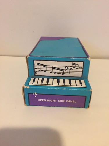 Vintage Avon PEANUTS SCHROEDER BUBBLE BATH 6oz Bottle