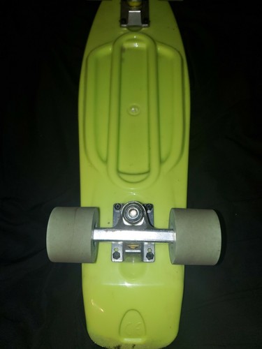 Eightbit Skateboard 27" Green / Blue Wheels Pre-owned