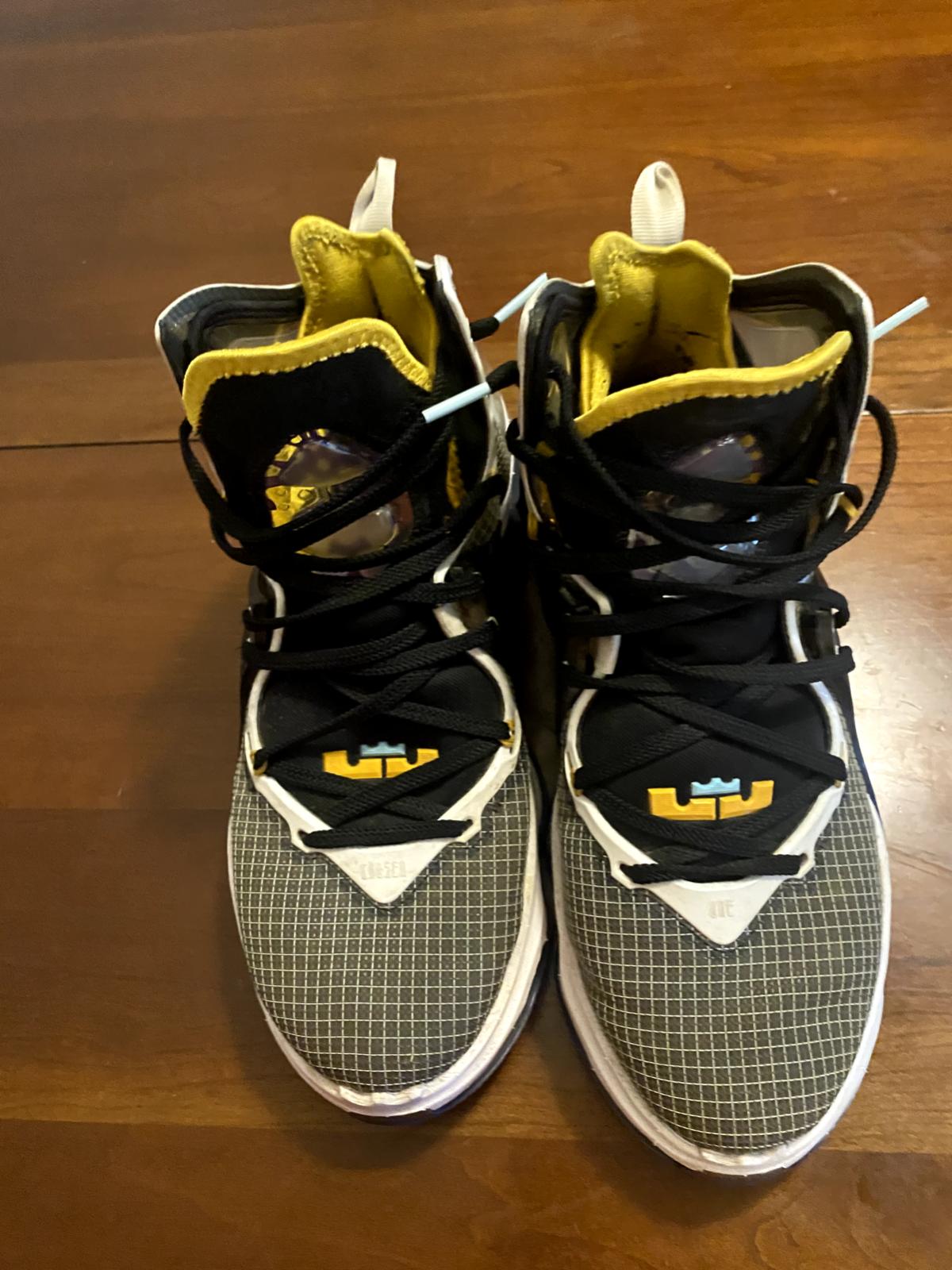 Nike LeBron 19 Graduate Men's Size 9 White Black Purple Basketball Shoes